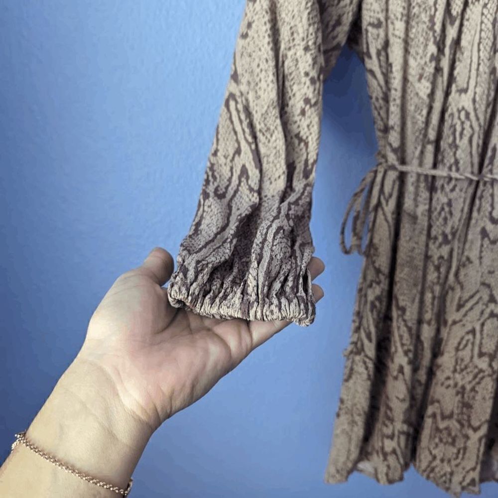 Women's Gb Long Sleeve Snake Print Dress Tie Waist Beige Brown Xs Round Neck Euc — image 5 of 8